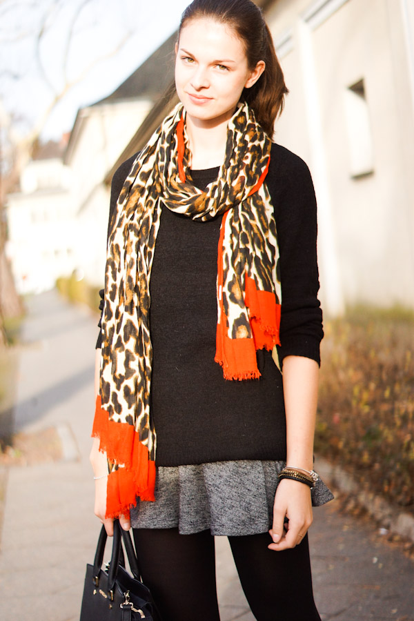 Zara Leo scarf