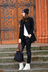baggy pants pull and bear