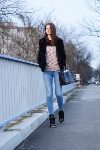 Lockerer Look im Sonnenuntergang