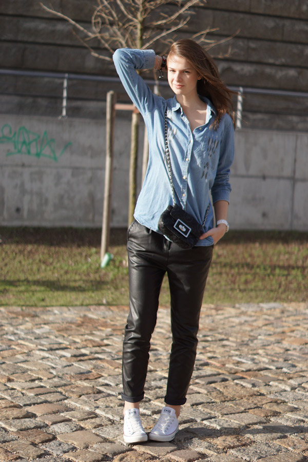 4 Days 4 Ways: How to wear Leather Baggy Pants 4