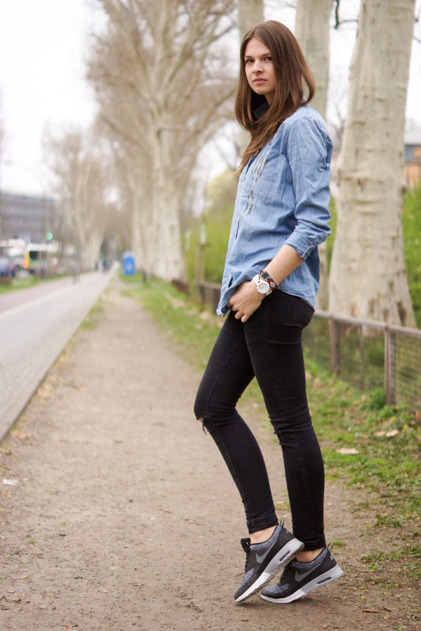 red white nike air max thea outfit