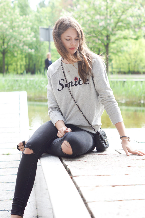 Smile Pullover