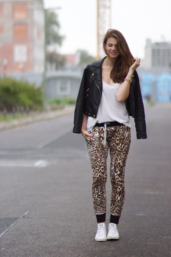 Mood Week - How to wear Leo Sweet Pants