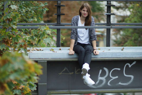 women wearing air force 1