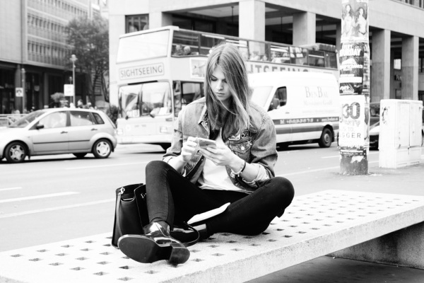 black and white outfit post