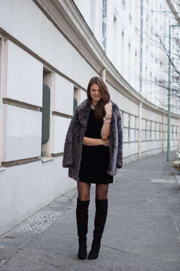 How To Wear Velvet Dress In Winter