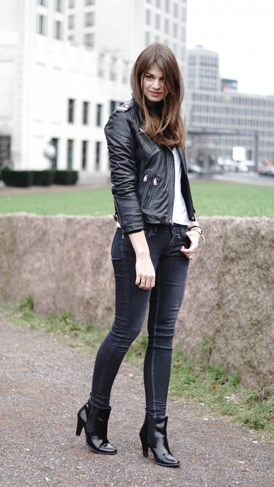 How to wear a leather jacket