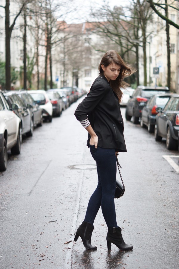 black oversized blazer