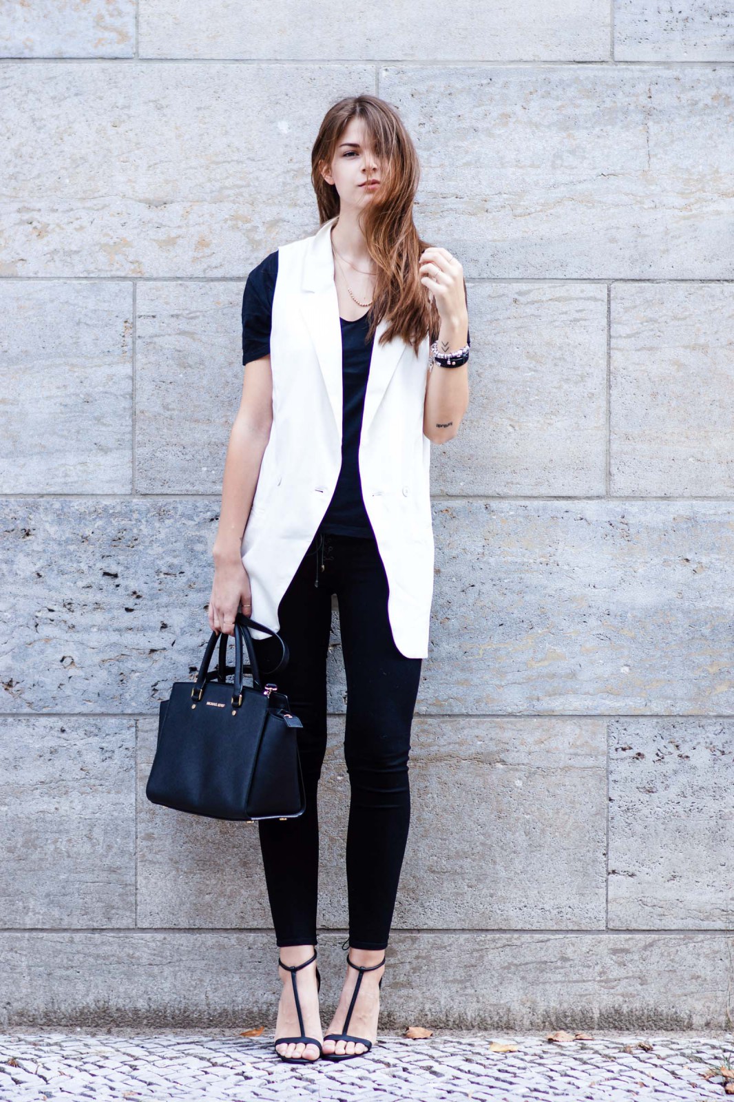 sleeveless blazer outfit ideas
