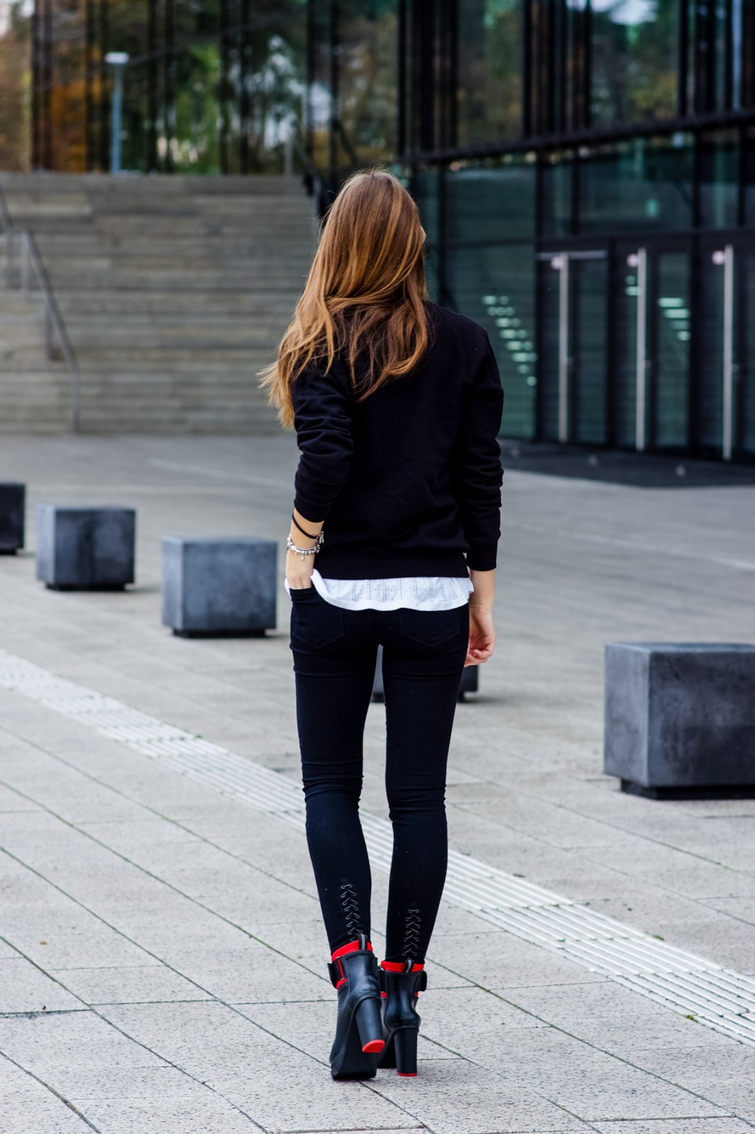 Black and White Autumn Outfit