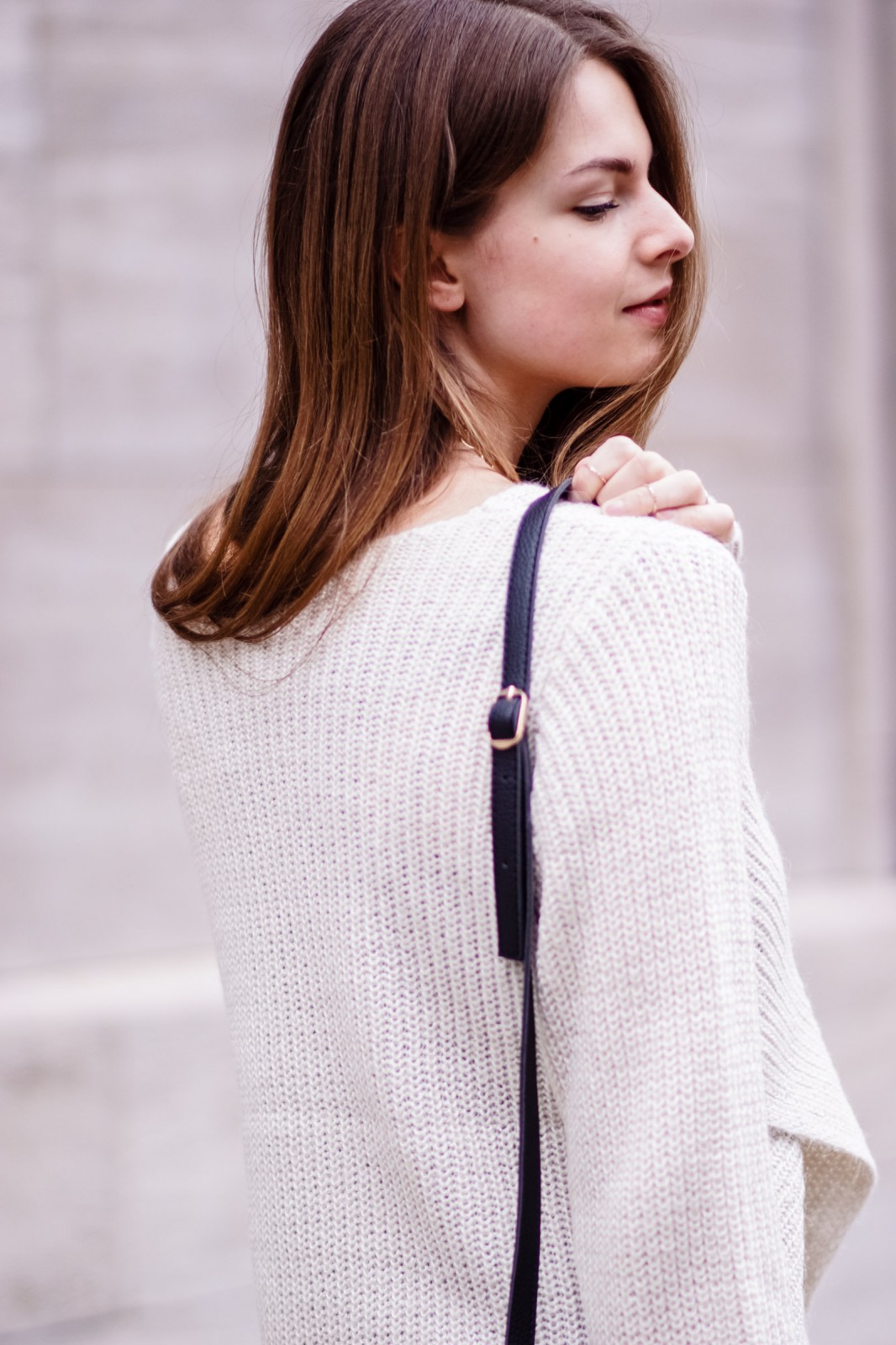 Beiger Pullover