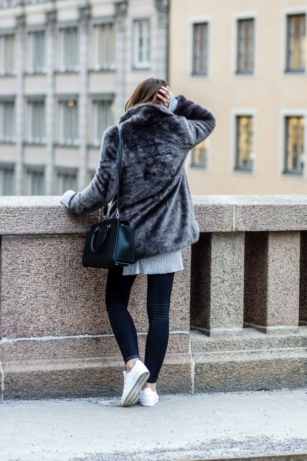 How to wear fake fur