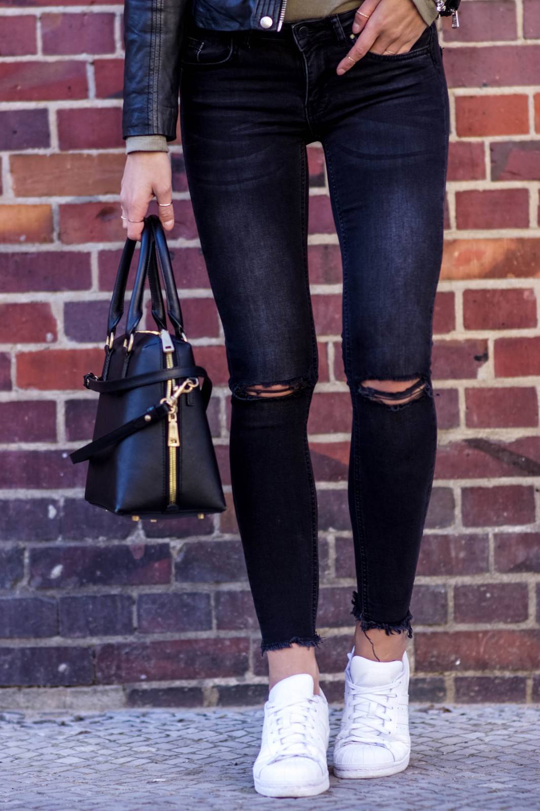 Jeans mit Rissen und Cut Outs