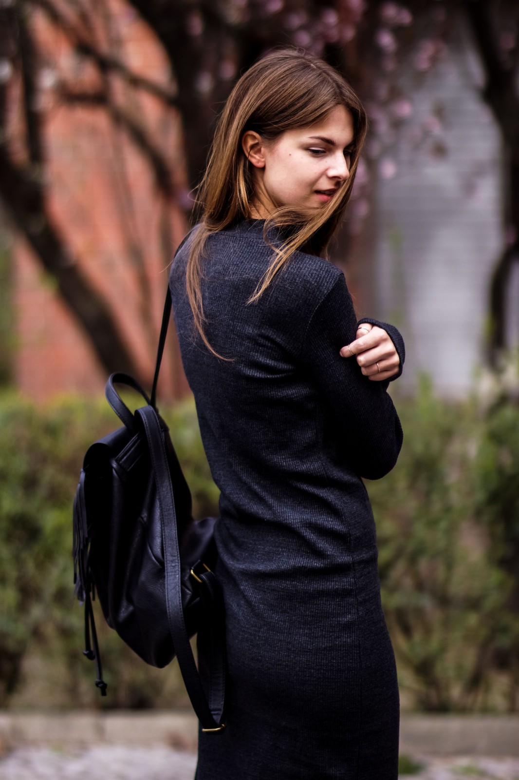How to wear a grey dress