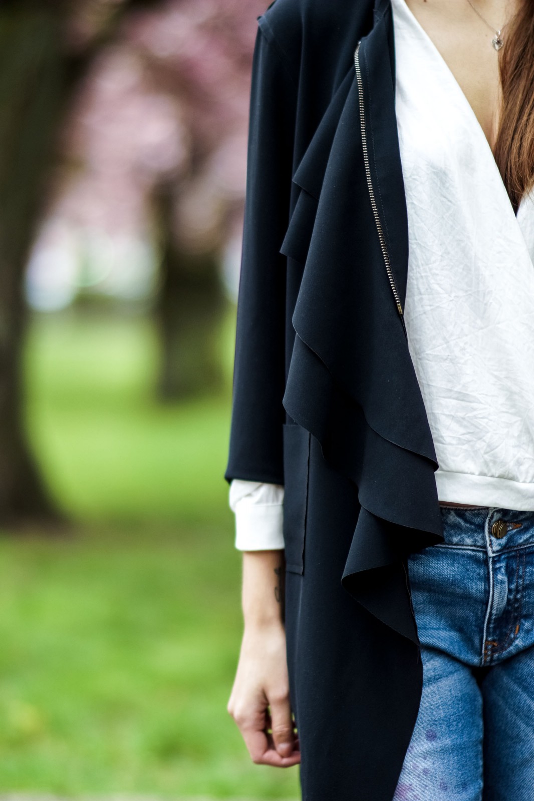 How to wear a white shirt