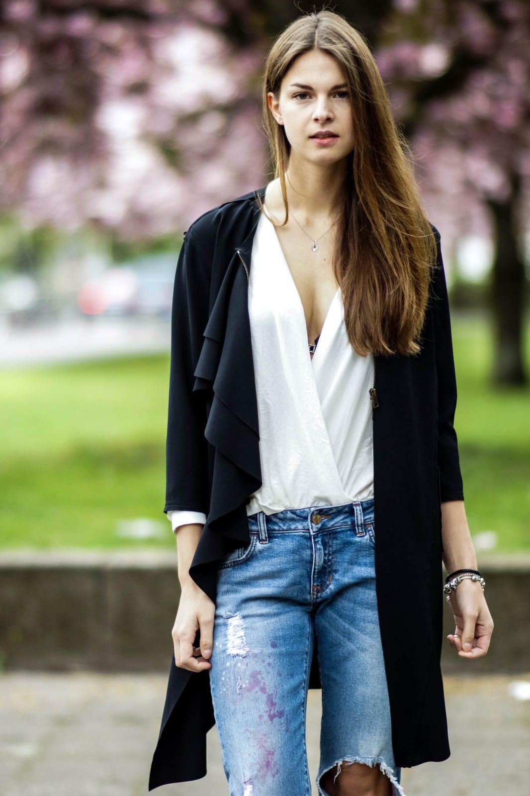 Manila Grace - Ruffled Jacket and Boyfriend Jeans