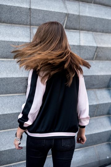 How to wear a bomber jacket