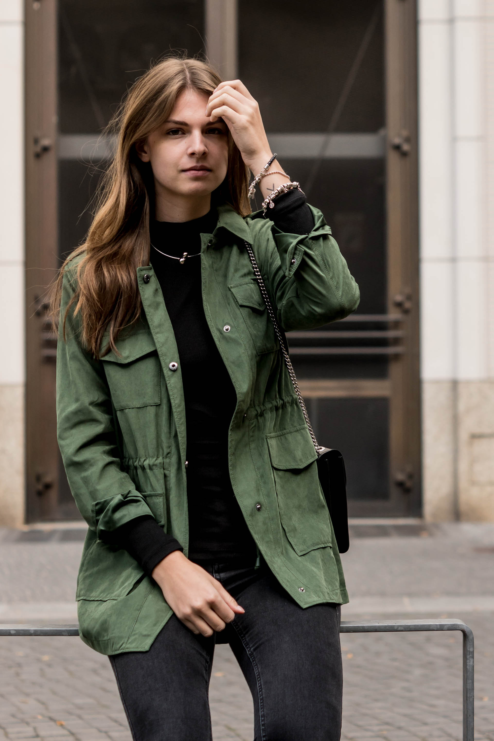 Get your parka out, it's autumn! How to wear a green parka