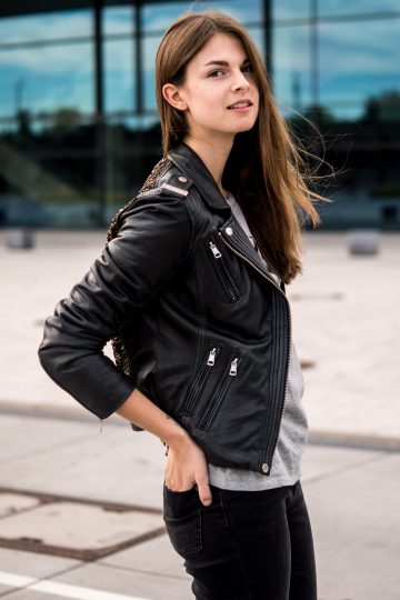 How to wear a leather jacket