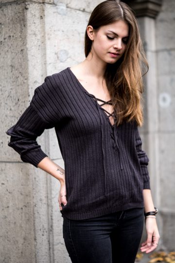 Pullover mit Schnürung