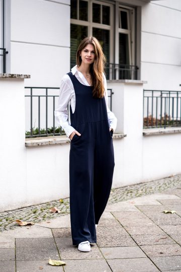 Jumpsuit mit weiten Beinen