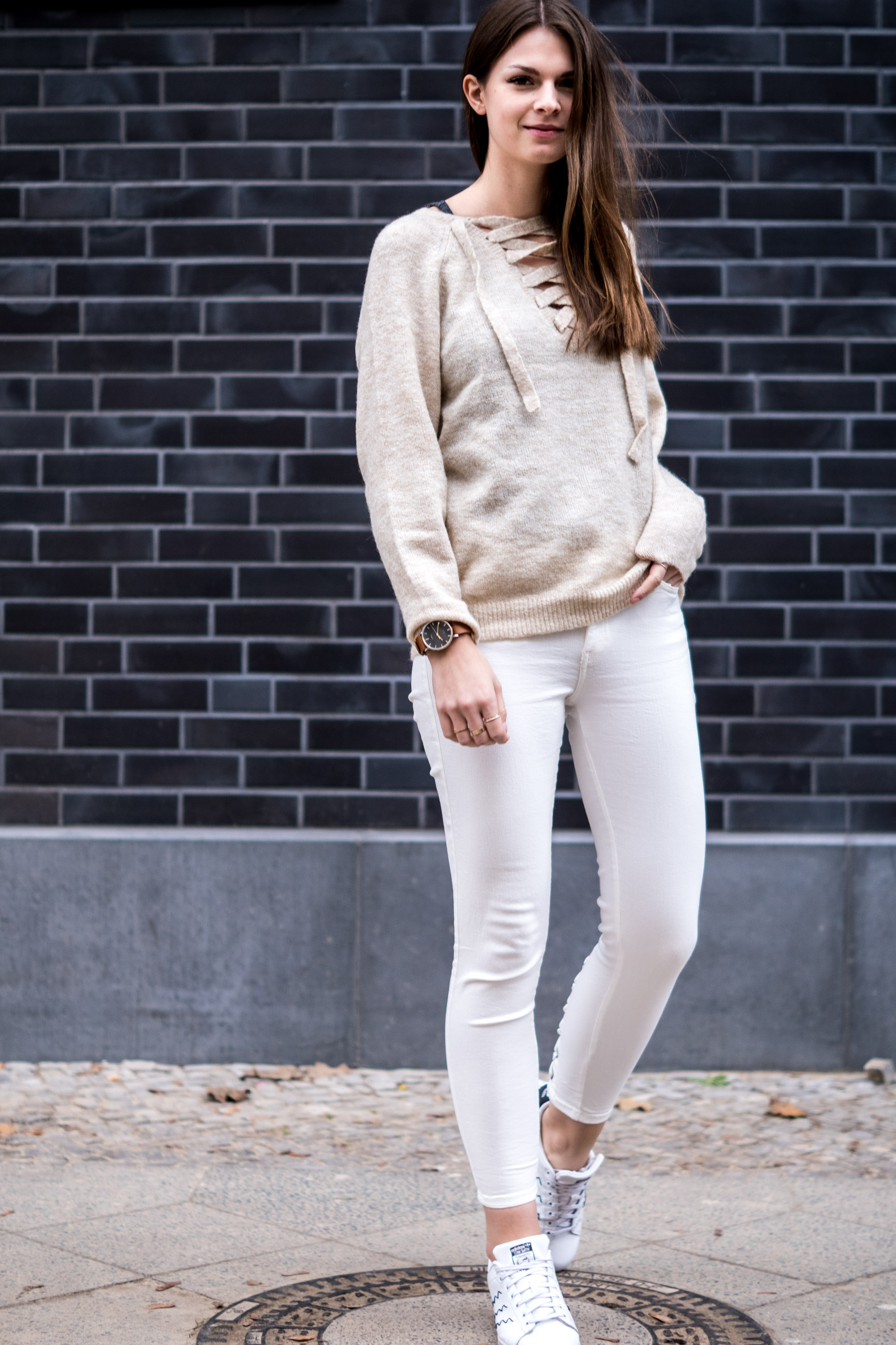 Sweater and Pants with Lace Up Details || Autumn Outfit 2016