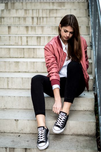 Colour for a change: pink bomber jacket || Fashion Blog Berlin