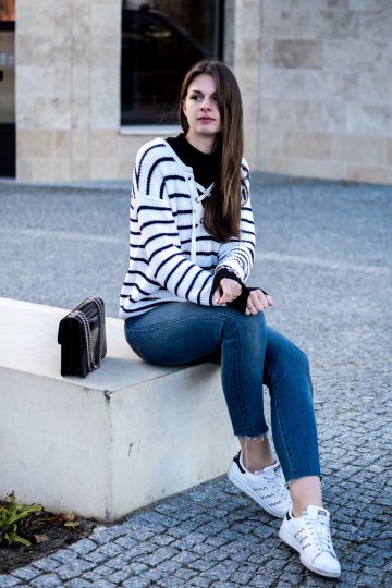 Pullover mit Schnürung