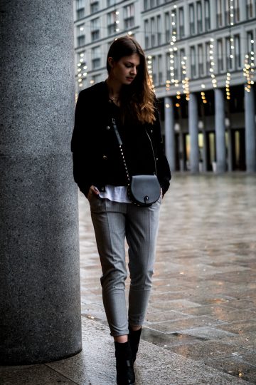 How to wear a bomber jacket