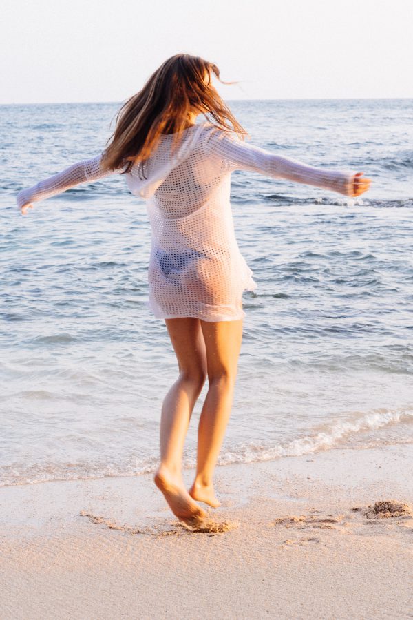 Mesh Hoodie and the Ocean || Secret Beach Sri Lanka