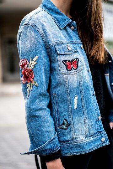 Jeansjacke mit Patches