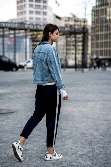 how to wear a denim jacket