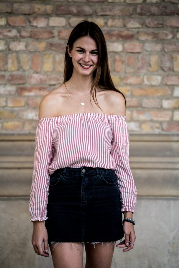 outfits with black jean skirt