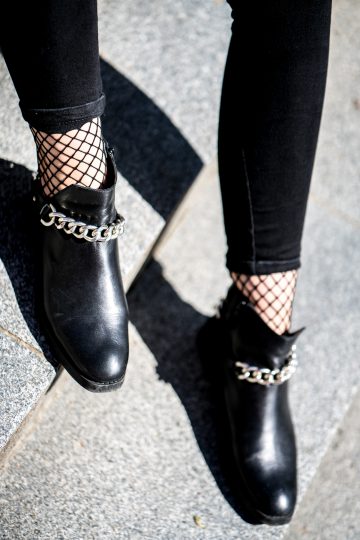 how to wear fishnet socks