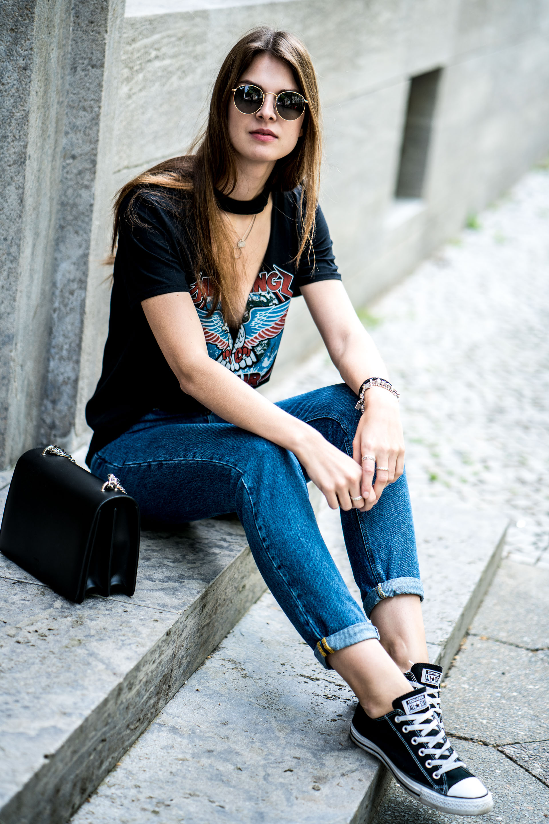 Low V-Neck Choker T-Shirt || Spring Outfit 2017 || Fashionblog Berlin