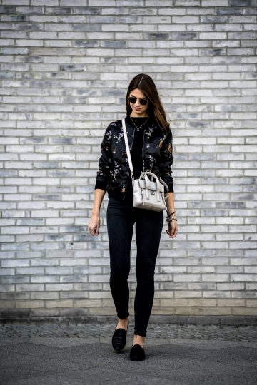 underkjole karakter Udvikle Phillip Lim Mini Pashli || All black outfit and a light grey bag