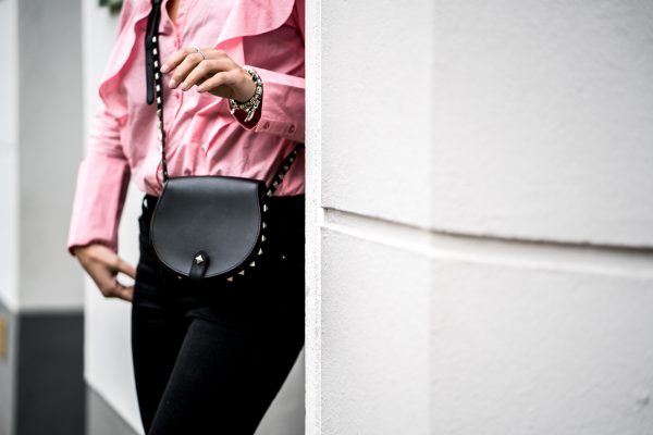 black Tasche with studs