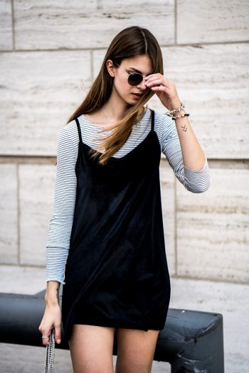 Striped Shirt x Black Dress || Dress over Shirt Trend || Fashionblog Berlin