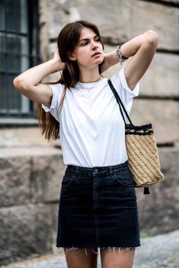 how to wear a denim skirt