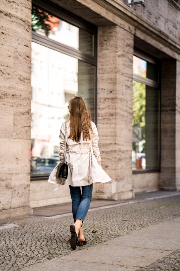 Wie trÃ¤gt man einen Trenchcoat