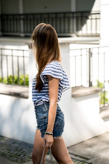 how to wear stripes