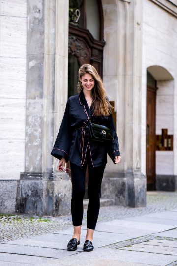 Black Robe || How to wear the pyjama style || Fashionblog Berlin