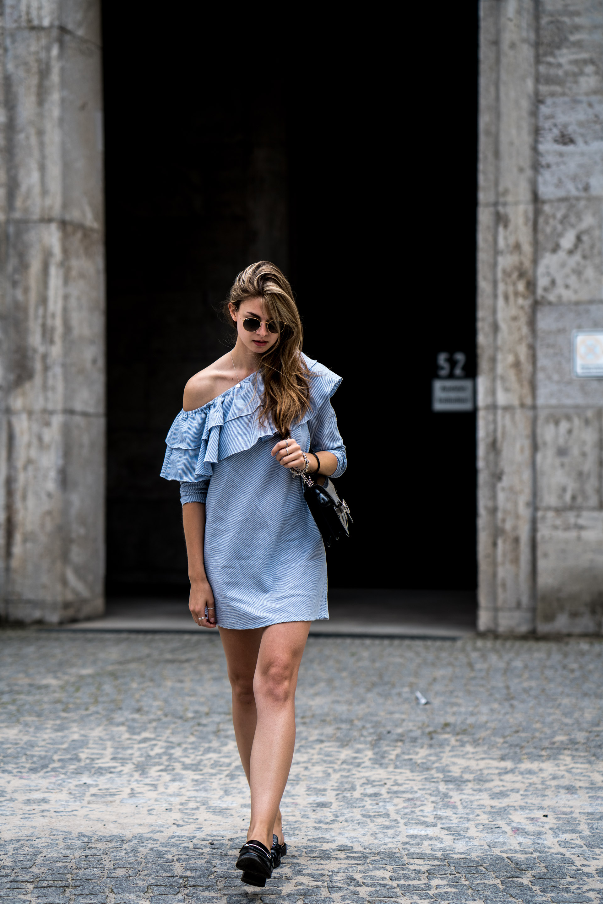 Aspen Ruffled Casual Dress White & Blue