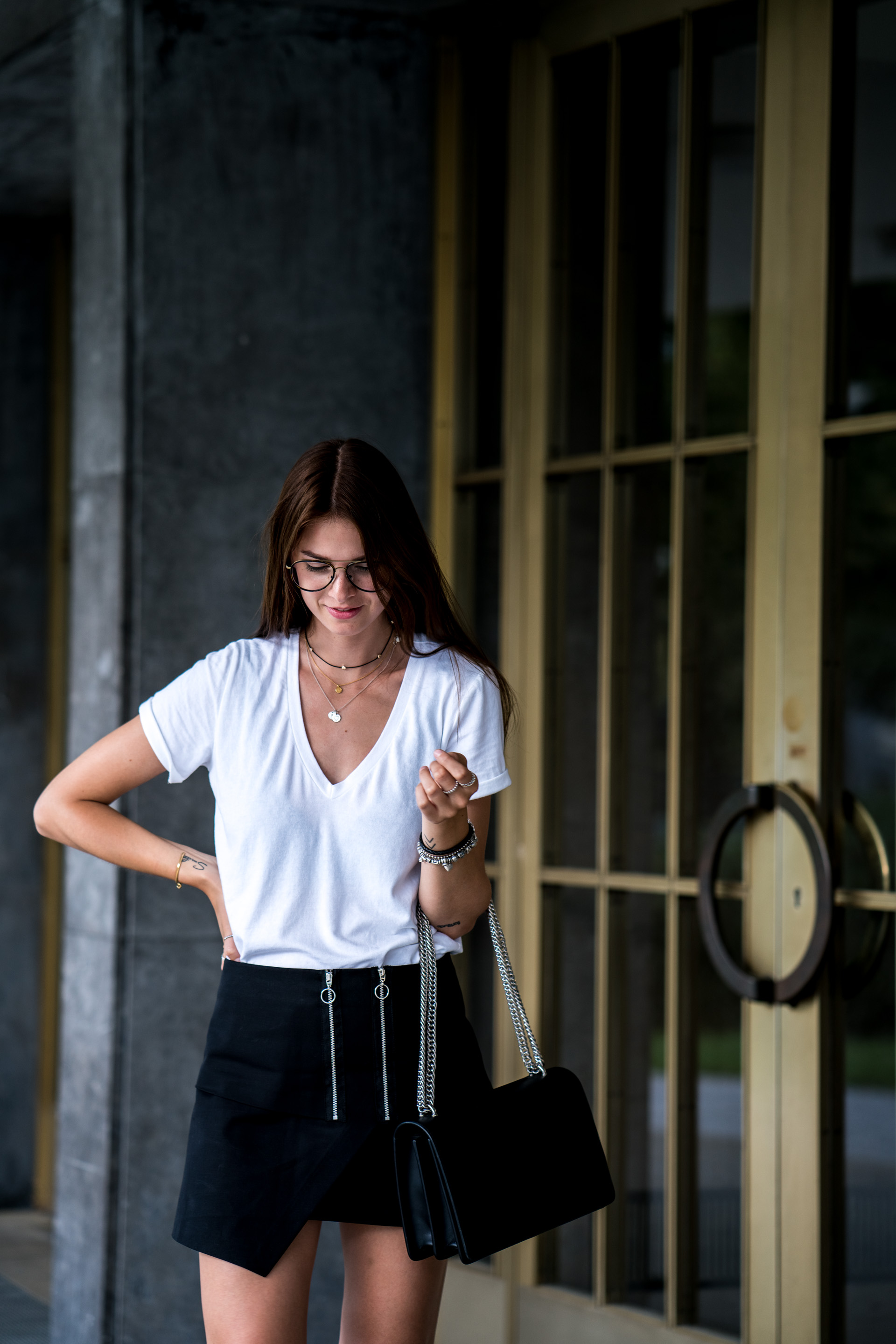 Wearing a black Skirt with Zipper Details in summer Fashionblog Berlin