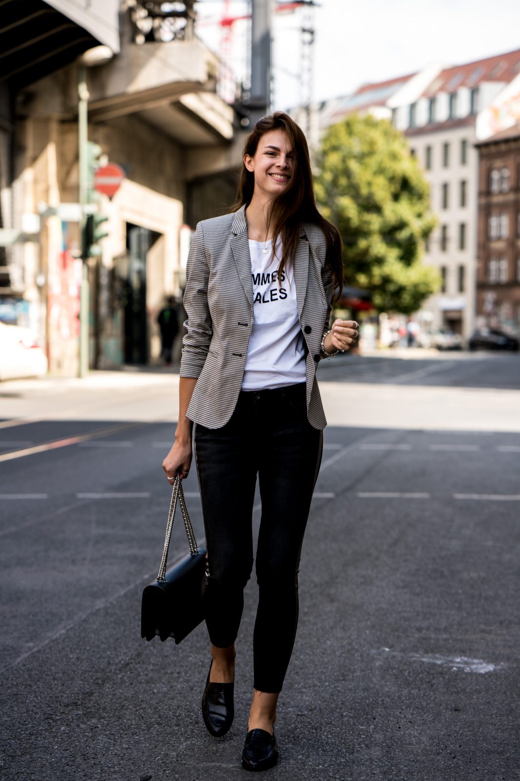 Slim Fit Jeans casual chic styled || Fashionblog Berlin