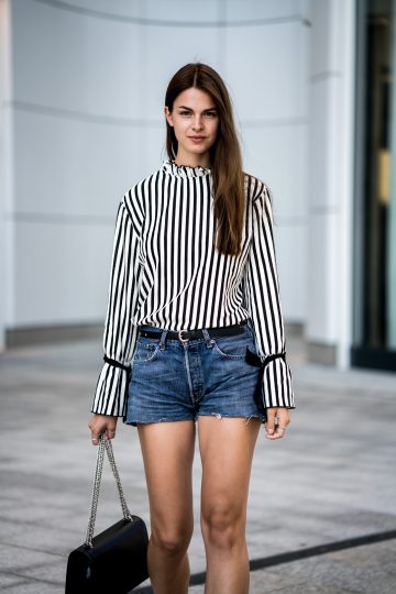 how to wear a striped Shirt