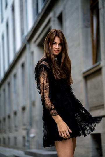 Wie trägt man ein Spitzenkleid