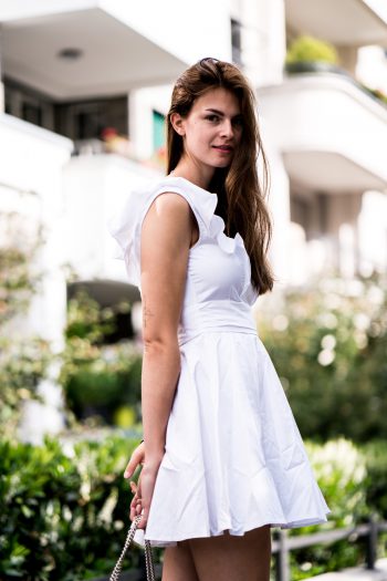 How to wear a white summer dress || Fashionblog Berlin