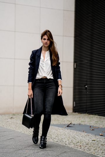 Wie trägt man eine schwarze Jeans