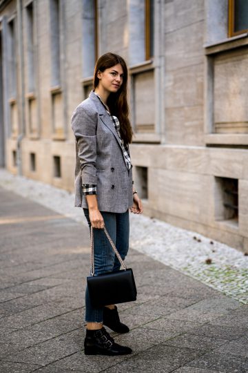 how to wear a grey Blazer